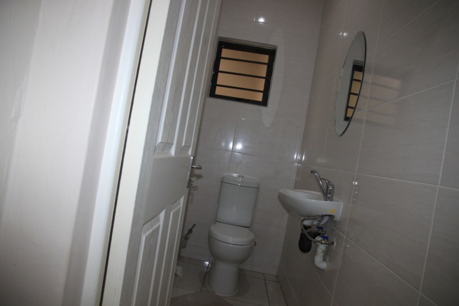  Bedroom Property for Sale in Sunnyridge Eastern Cape